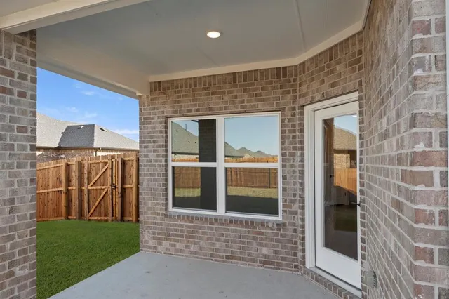 $345,990 | 218 Briarwood Drive, Nevada, TX 75173