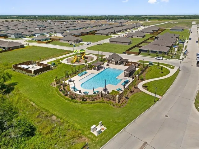 $345,990 | 218 Briarwood Drive, Nevada, TX 75173