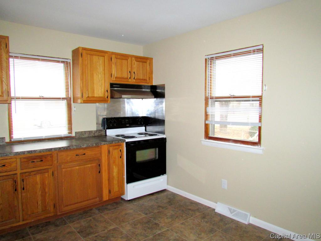 3002 Hoover Avenue Springfield, IL 62703 - Photo 6 of 10