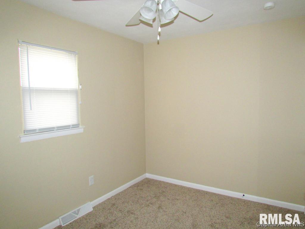 3002 Hoover Avenue Springfield, IL 62703 - Photo 8 of 10