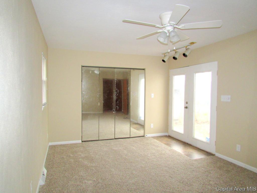 3002 Hoover Avenue Springfield, IL 62703 - Photo 10 of 10