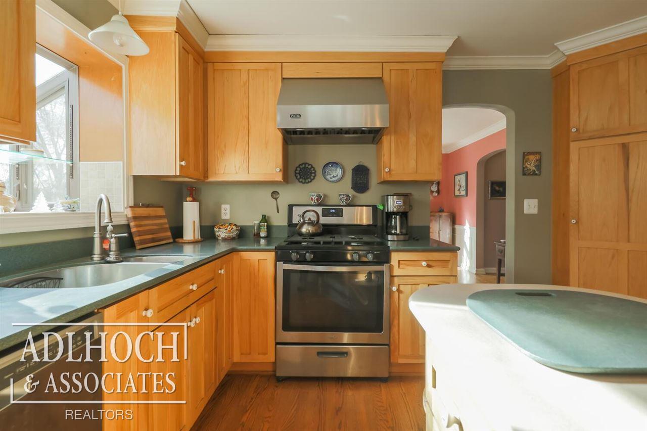 620 Barrington Road Grosse Pointe, MI 48230 - Photo 8 of 25 kitchen