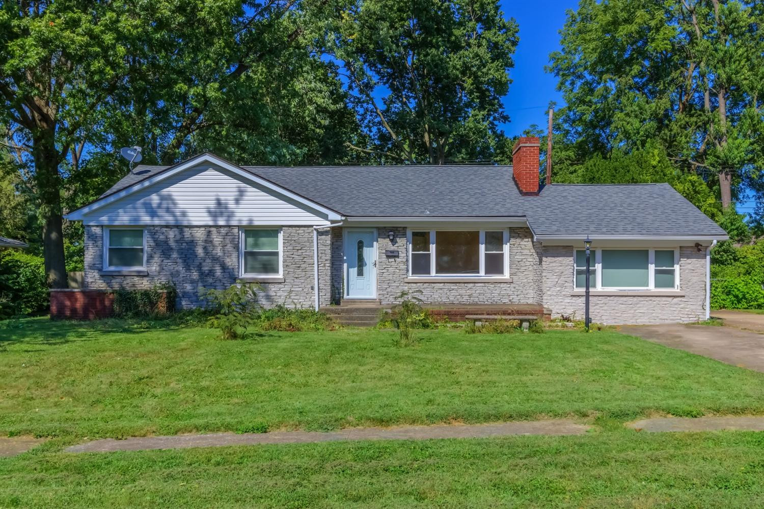 587 Springhurst Drive Lexington, KY 40503 - Photo 1 of 18 Photo 1