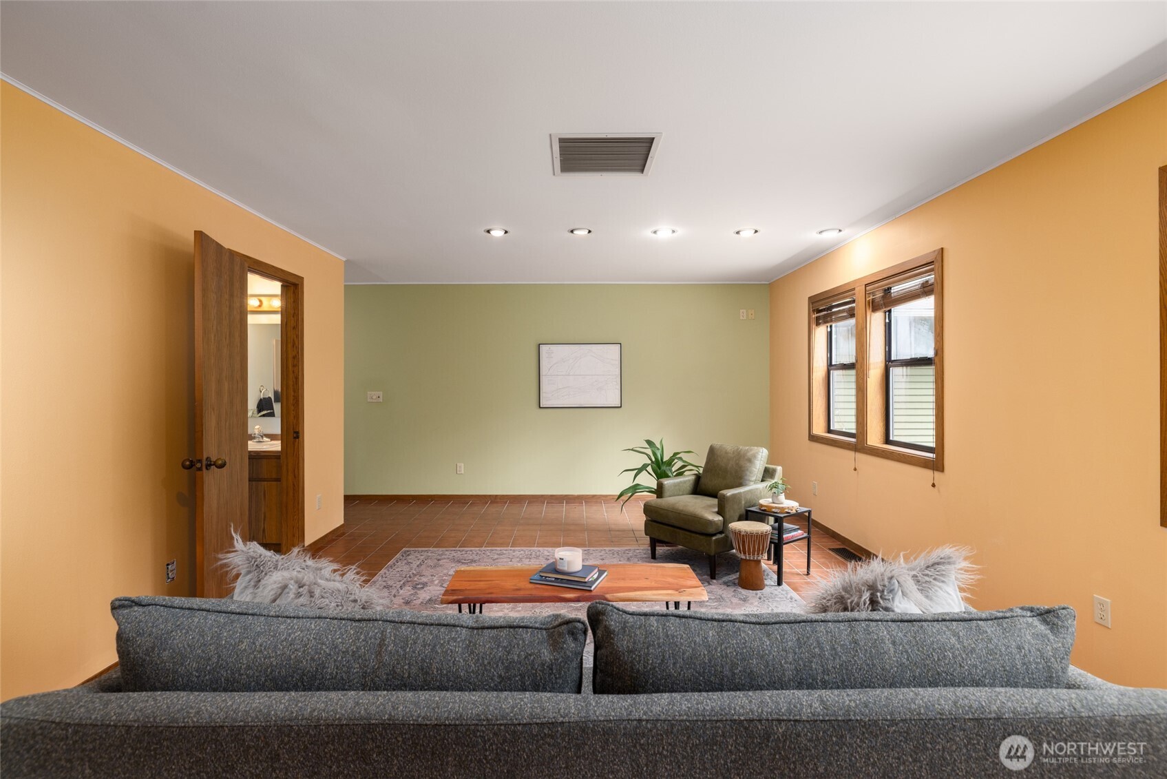 2496 Yew Street Road Bellingham, WA 98229 - Photo 20 of 38 a living room with furniture and a window