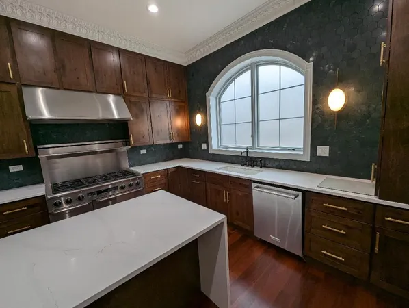 $2,285,000 | 2150 West Monroe Street, Chicago, IL 60612