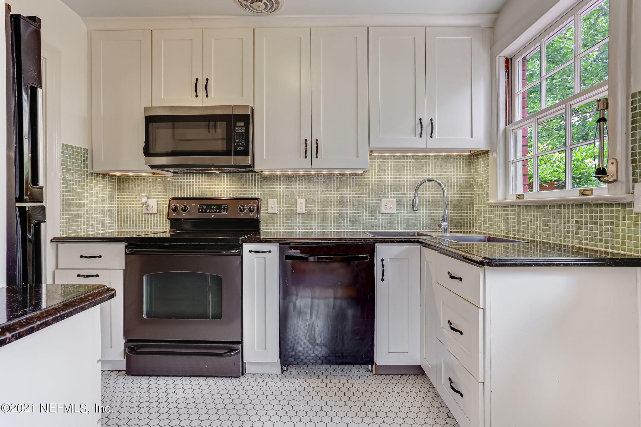 1668 Charon Road Jacksonville, FL 32205 - Photo 17 of 71 20-web-or-mls-Charon Rd-24