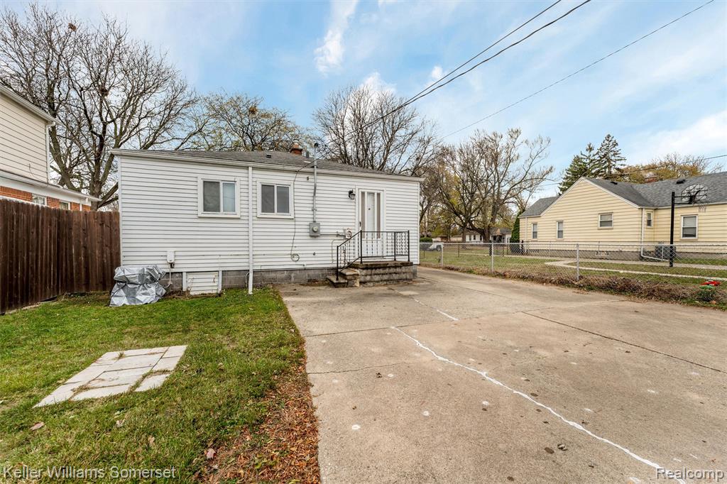 7263 Henry Street Center Line, MI 48015 - Photo 22 of 24