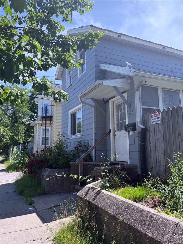 25 Lorimer Street Rochester, NY 14608 - Photo 2 of 7