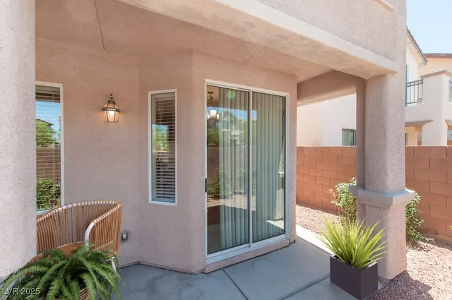 $2,190 | 10548 Laurelwood Lake Avenue, Las Vegas, NV 89166