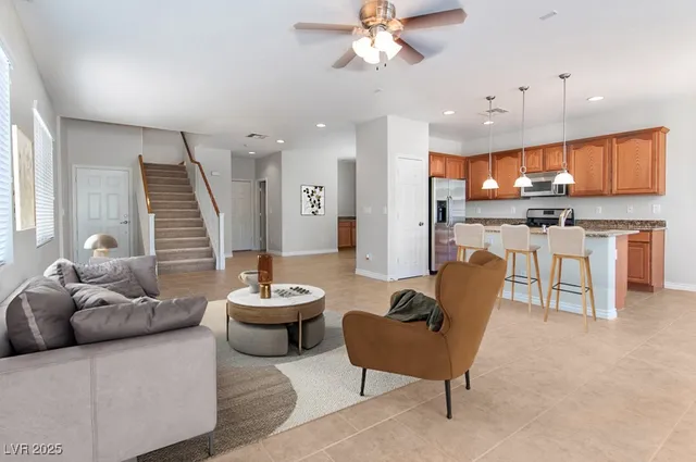 $2,190 | 10548 Laurelwood Lake Avenue, Las Vegas, NV 89166