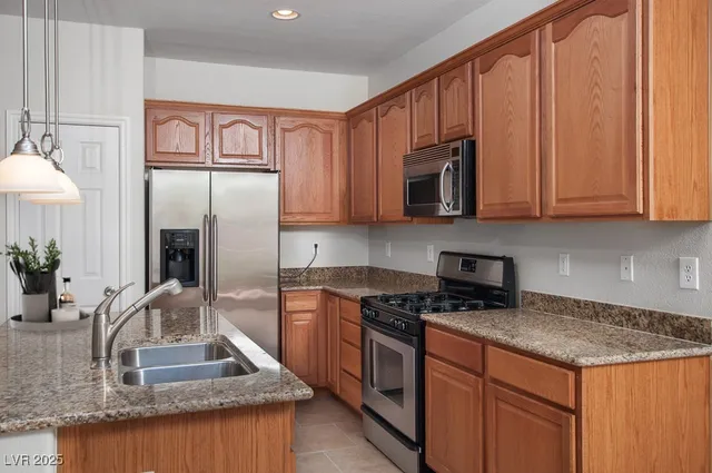$2,190 | 10548 Laurelwood Lake Avenue, Las Vegas, NV 89166