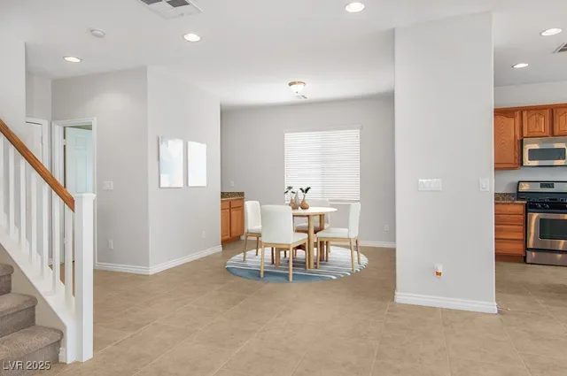 $2,190 | 10548 Laurelwood Lake Avenue, Las Vegas, NV 89166