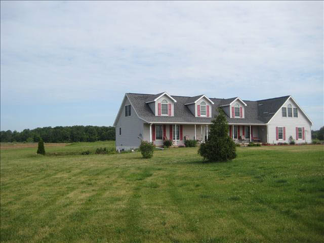3015 East Labo Road Carleton, MI 48117 - Photo 2 of 19 20094912-1.JPG