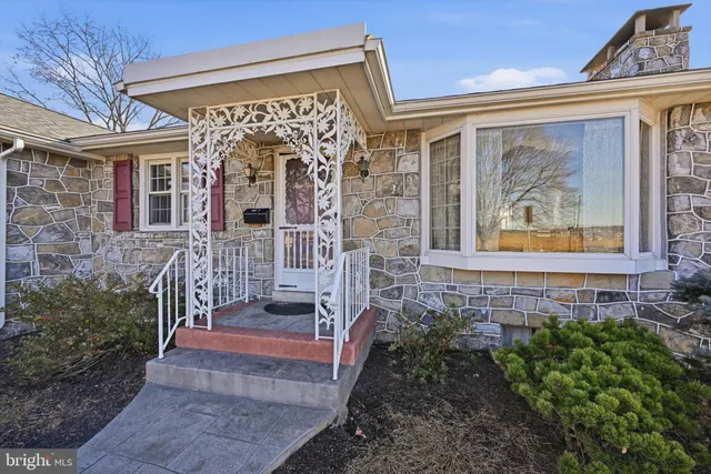 $389,900 | 535 South 6th Street, Denver, PA 17517