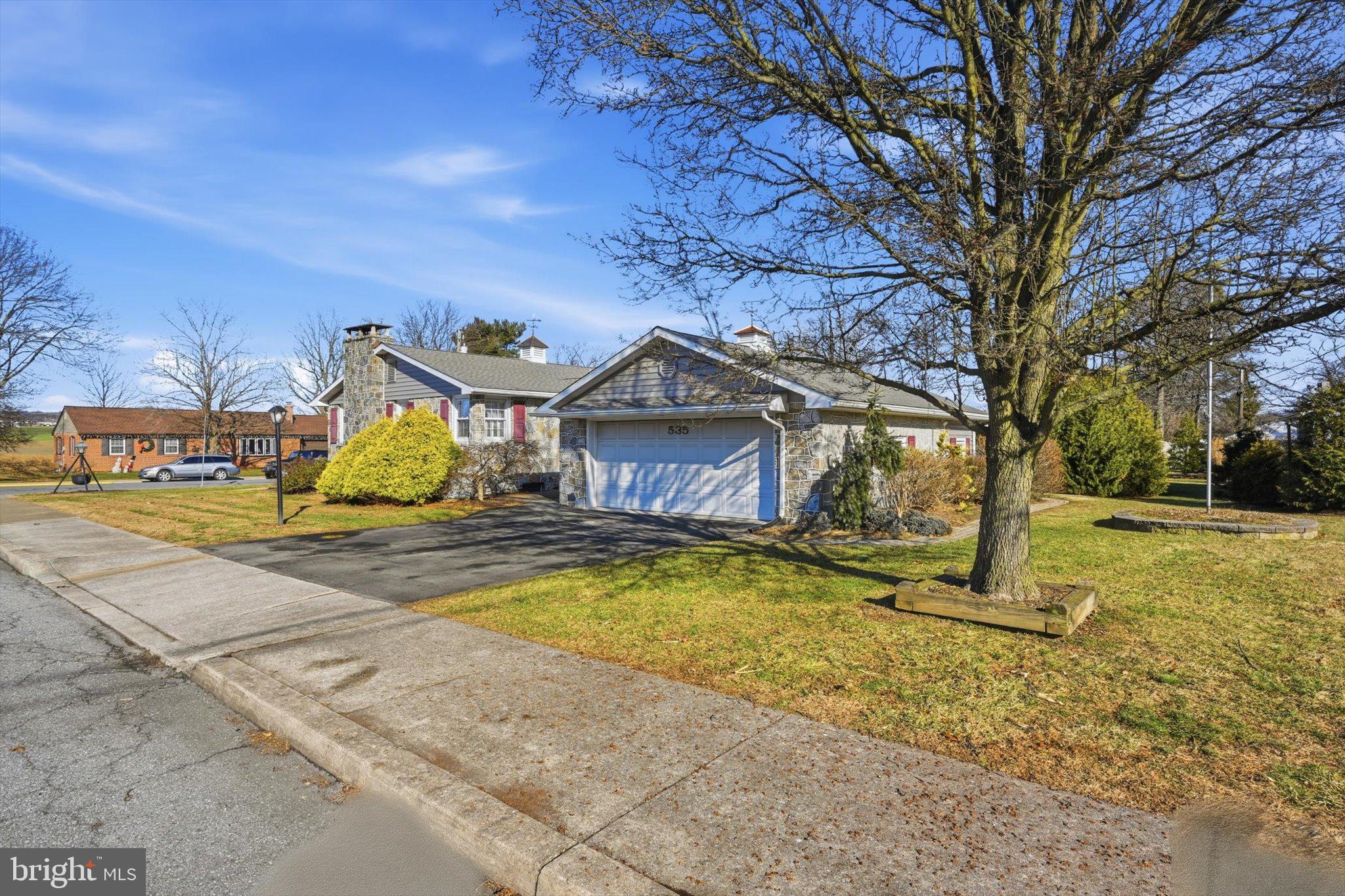 535 South 6th Street Denver, PA 17517 - Photo 37 of 41 a view of a house with basketball court