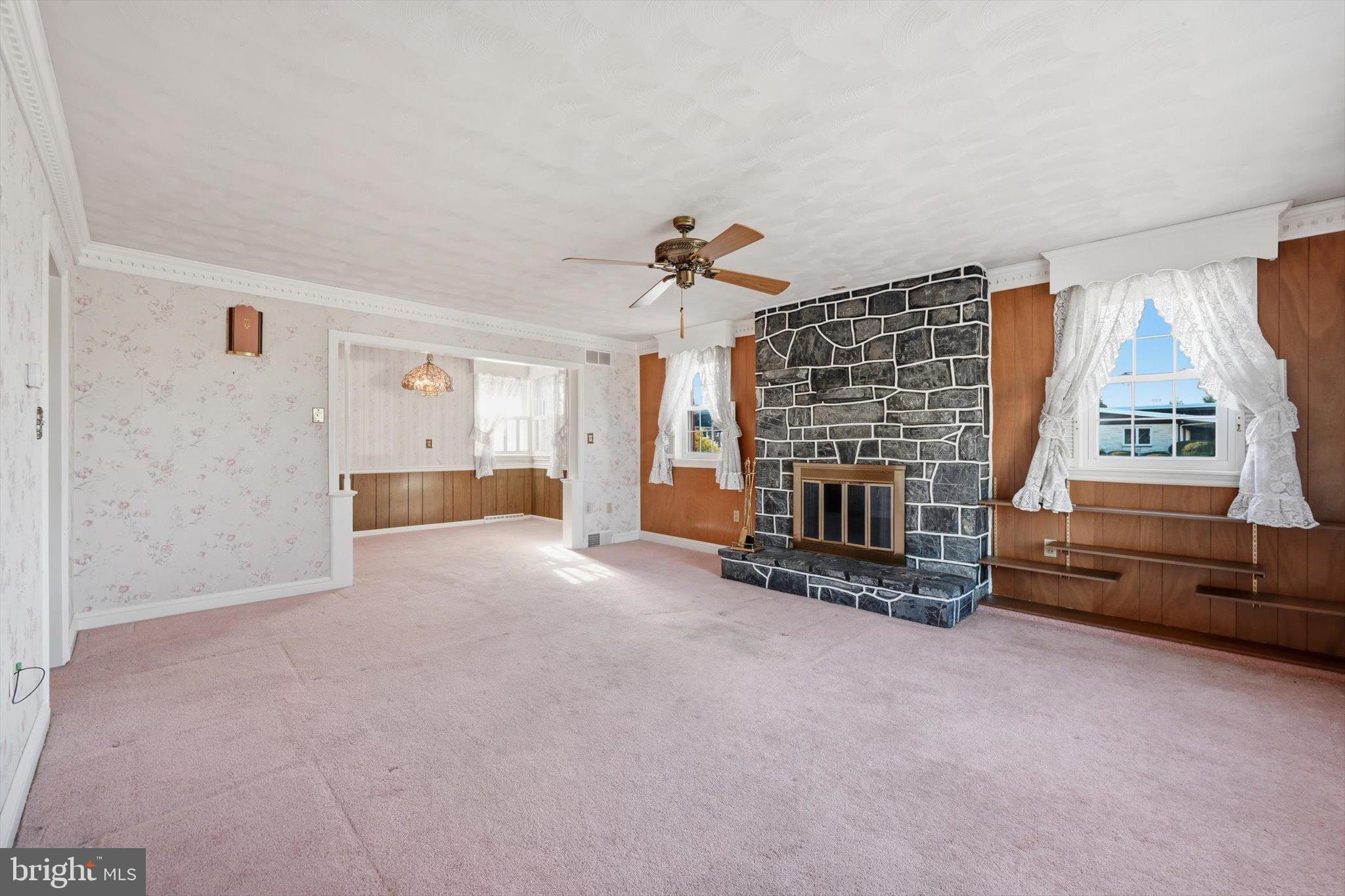 535 South 6th Street Denver, PA 17517 - Photo 6 of 41 a view of an empty room with a window