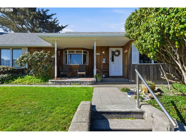 $699,000 | 650 Franklin Avenue Southwest, Bandon, OR 97411