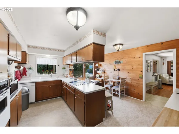 $699,000 | 650 Franklin Avenue Southwest, Bandon, OR 97411