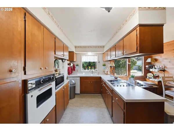 $699,000 | 650 Franklin Avenue Southwest, Bandon, OR 97411