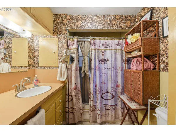 $699,000 | 650 Franklin Avenue Southwest, Bandon, OR 97411