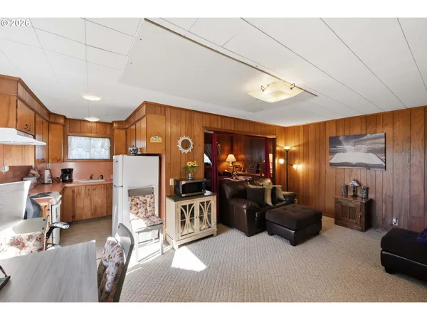 $699,000 | 650 Franklin Avenue Southwest, Bandon, OR 97411