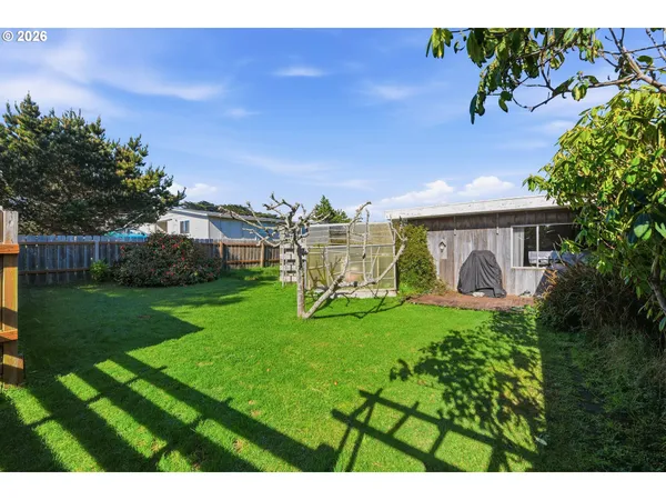 $699,000 | 650 Franklin Avenue Southwest, Bandon, OR 97411