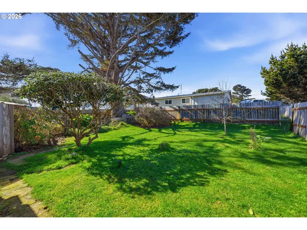 $699,000 | 650 Franklin Avenue Southwest, Bandon, OR 97411