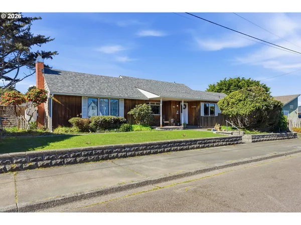 $699,000 | 650 Franklin Avenue Southwest, Bandon, OR 97411