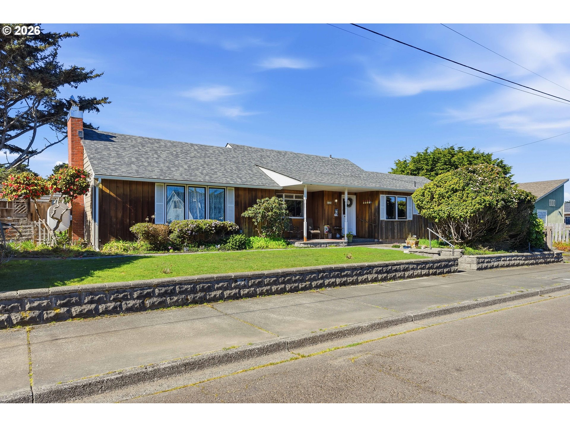 650 Franklin Avenue Southwest Bandon, OR 97411 - Photo 5 of 47
