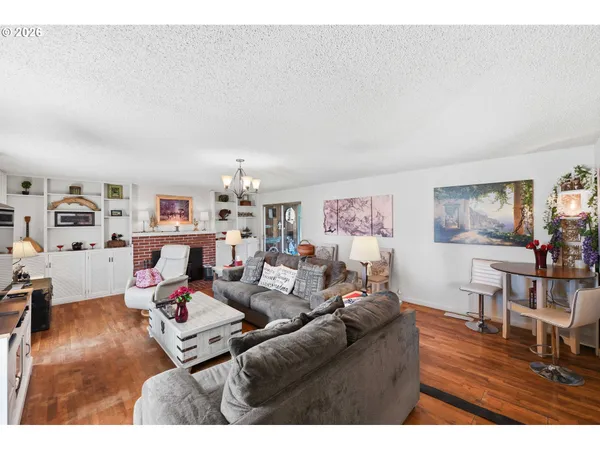 $699,000 | 650 Franklin Avenue Southwest, Bandon, OR 97411