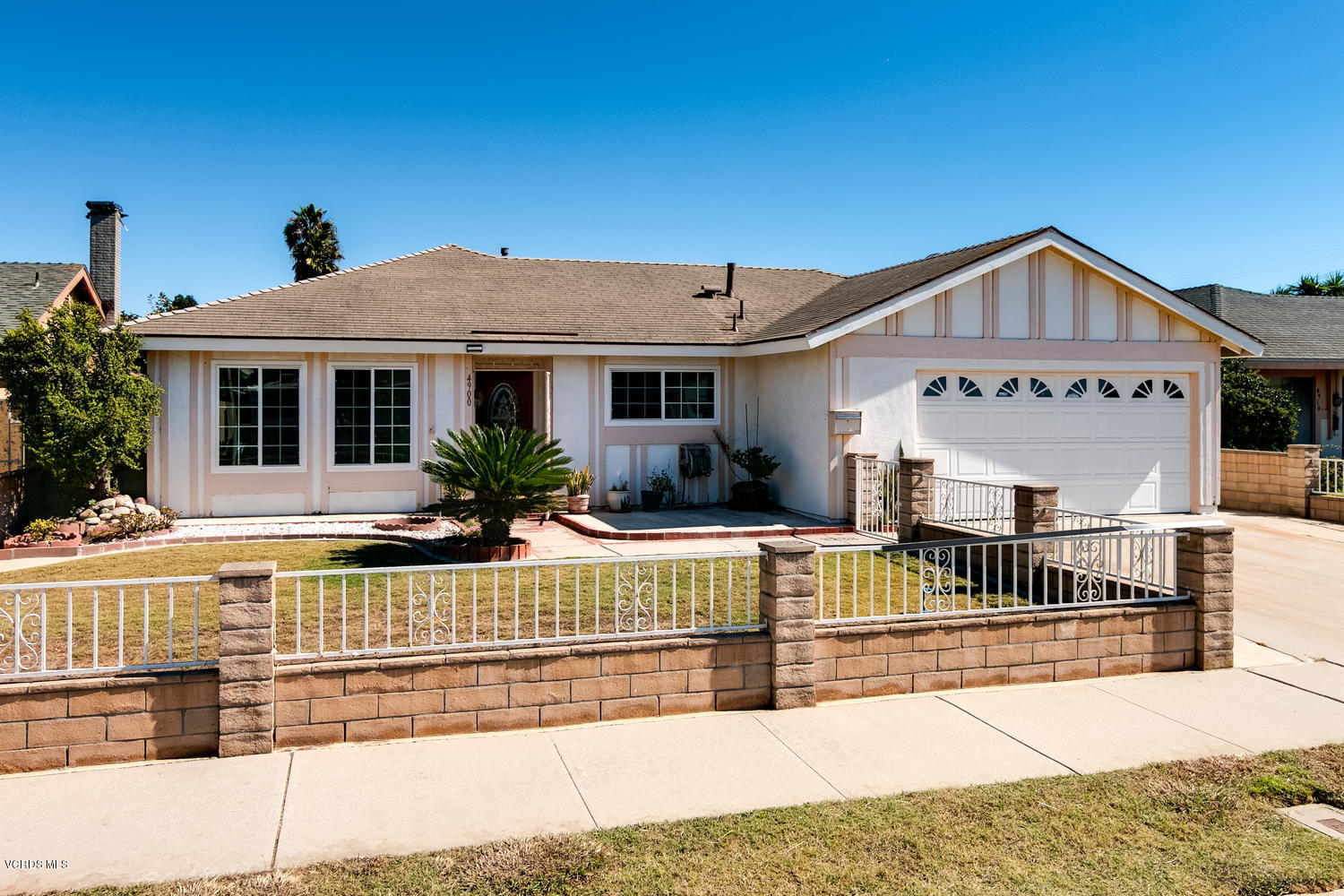 4900 Justin Way Oxnard, CA 93033 - Photo 1 of 19 4900 Justin Way-001-13-Front Exterior-ML