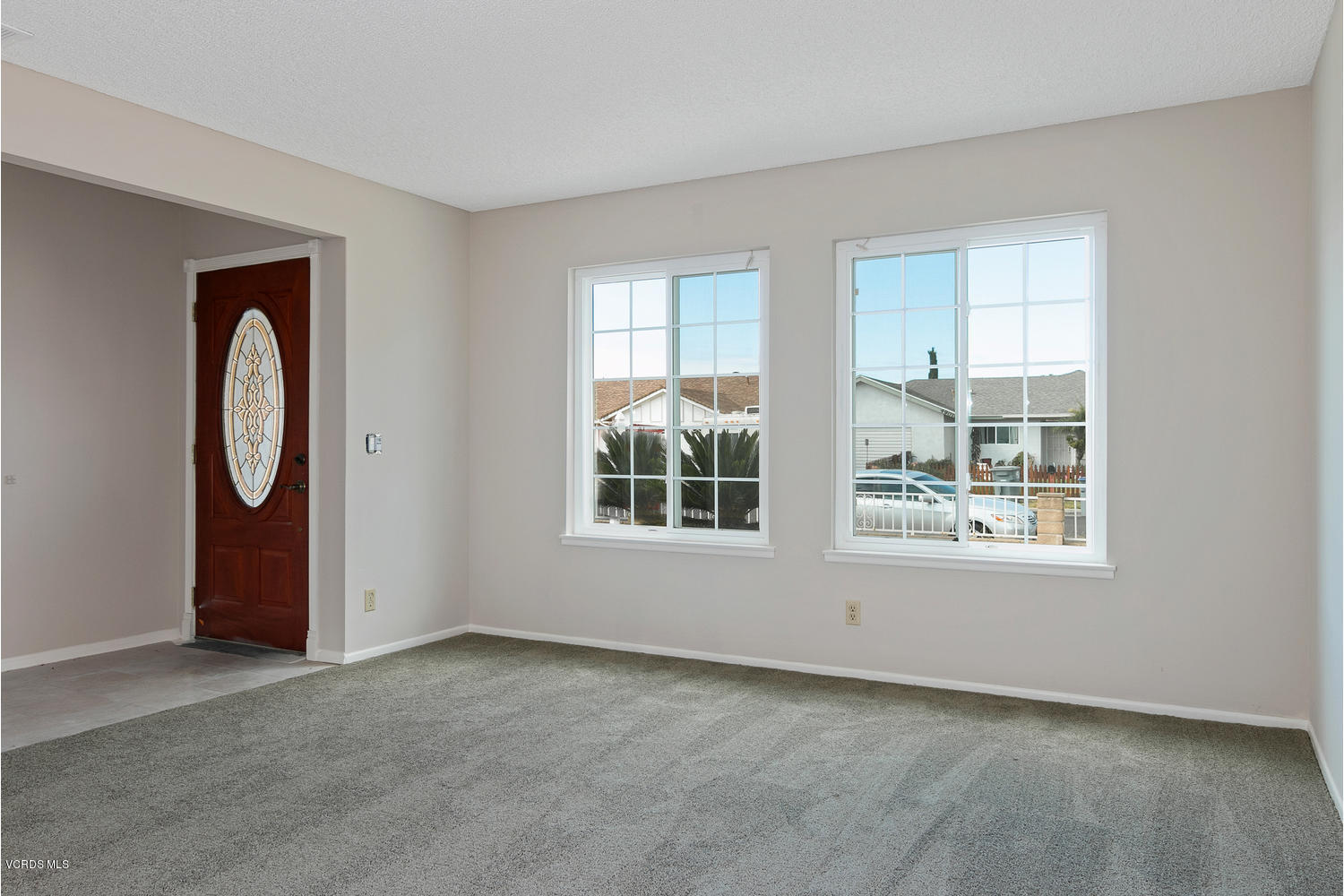 4900 Justin Way Oxnard, CA 93033 - Photo 4 of 19 4900 Justin Way-003-1-Living Room-MLS_Si
