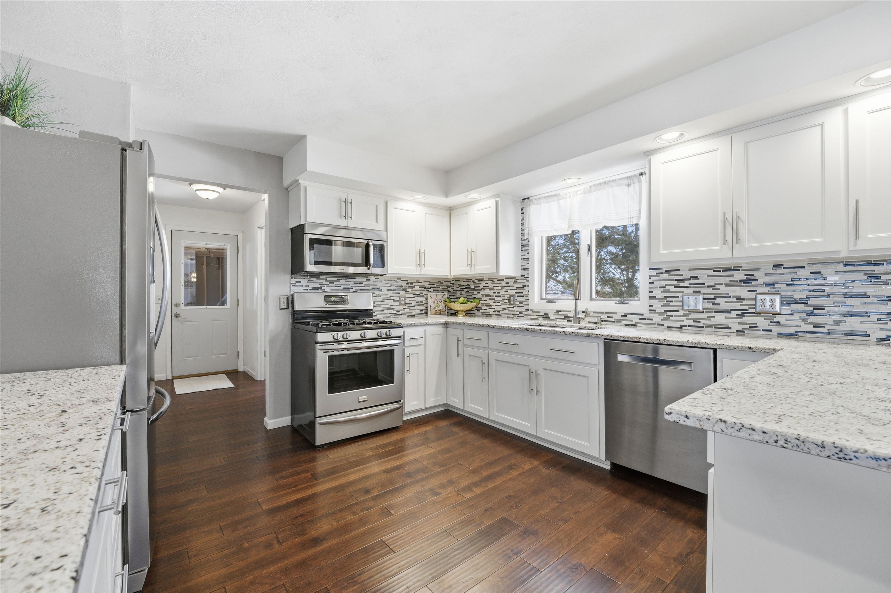 N5271 Rexford Road Shiocton, WI 54170 - Photo 6 of 32