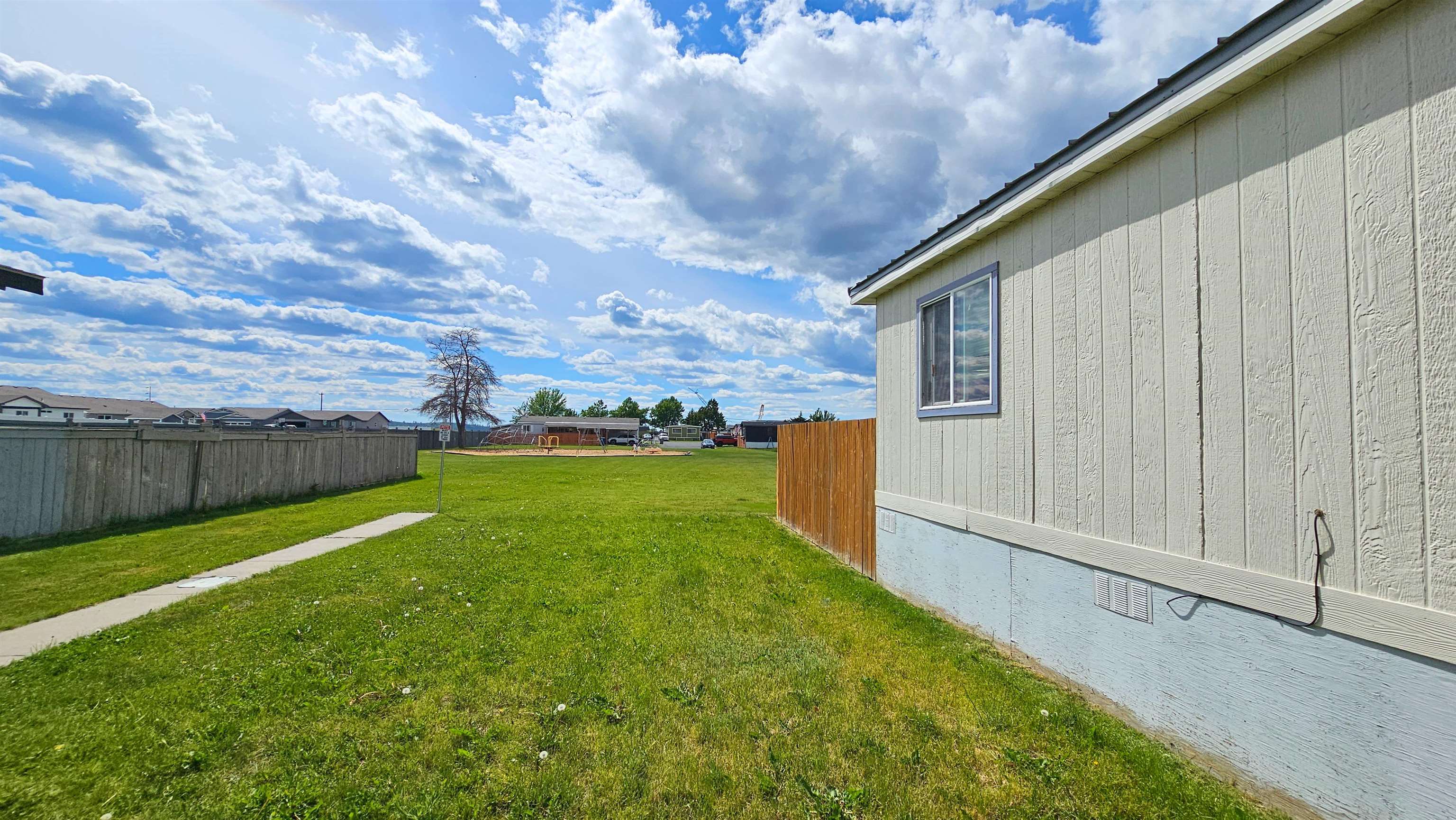 10510 West Richland Road, Unit #2 Cheney, WA 99004 - Photo 4 of 22