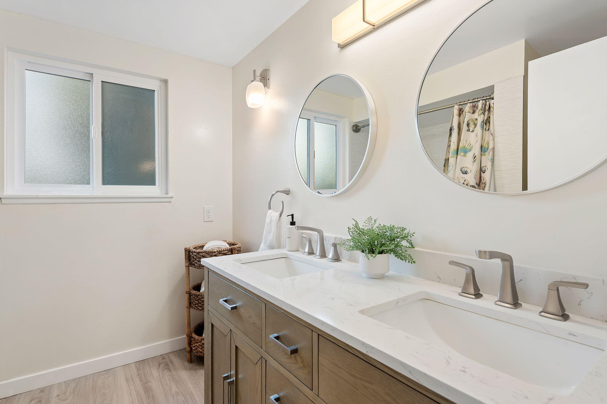 1300 Taranto Circle Carpinteria, CA 93013 - Photo 9 of 10 Upstairs Bathroom