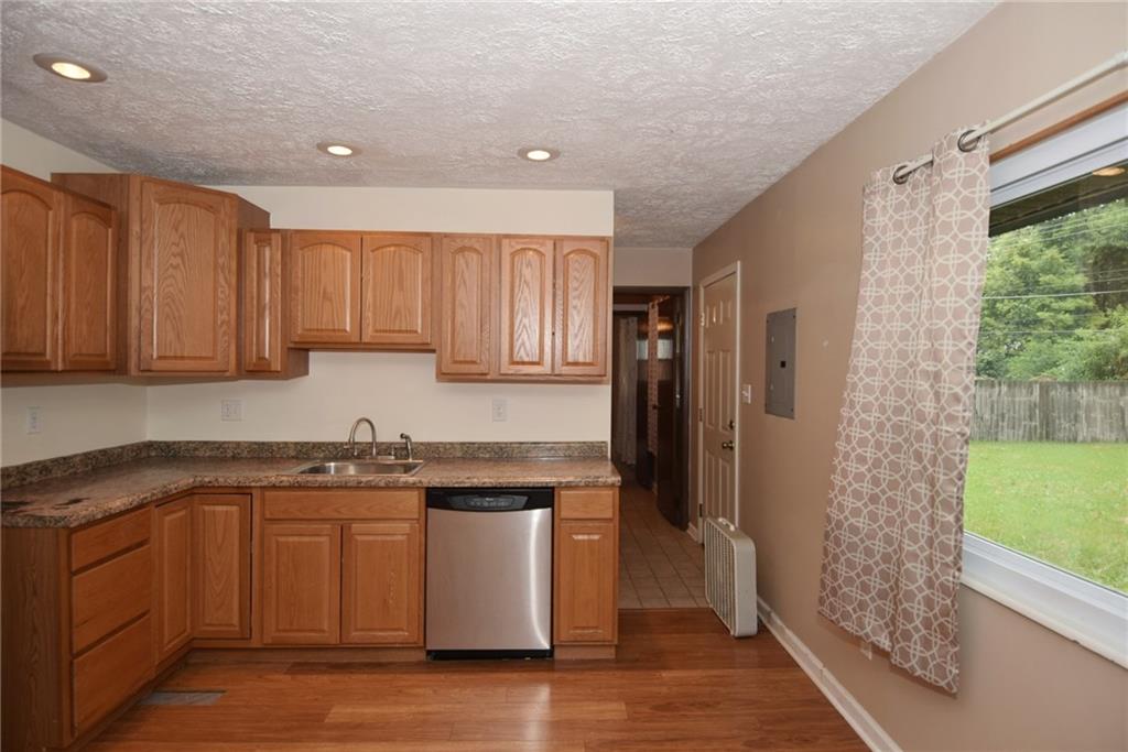 8253 Railroad Road Indianapolis, IN 46217 - Photo 4 of 22 Gallery Image 4