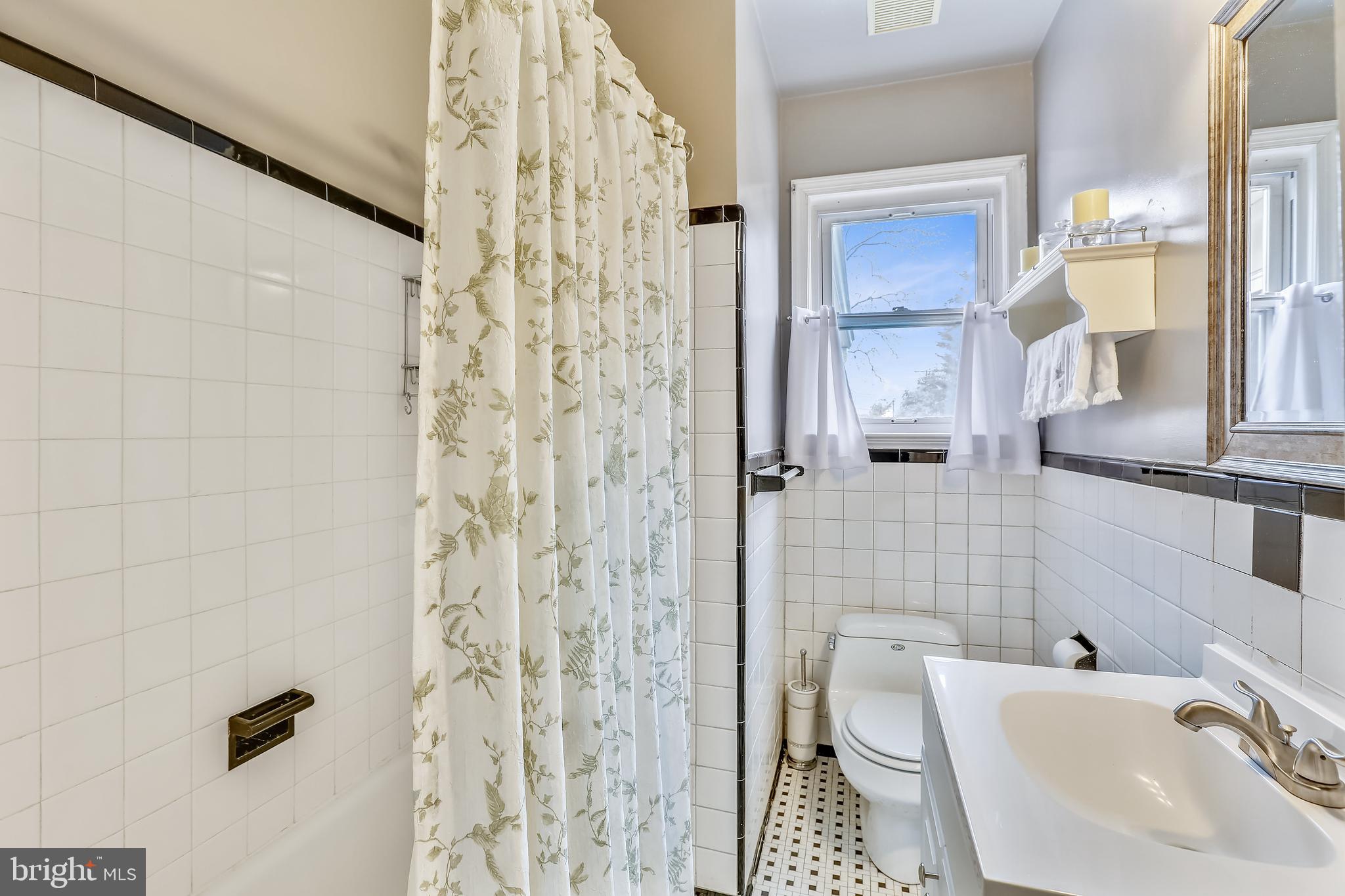 8917 Walden Road Silver Spring, MD 20901 - Photo 22 of 29 Main level Full Bathroom