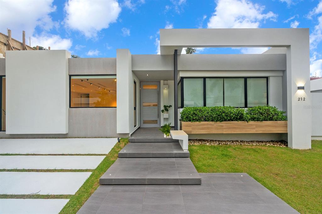 212 Rey Eduardo Guaynabo, PR 00969 - Photo 1 of 1