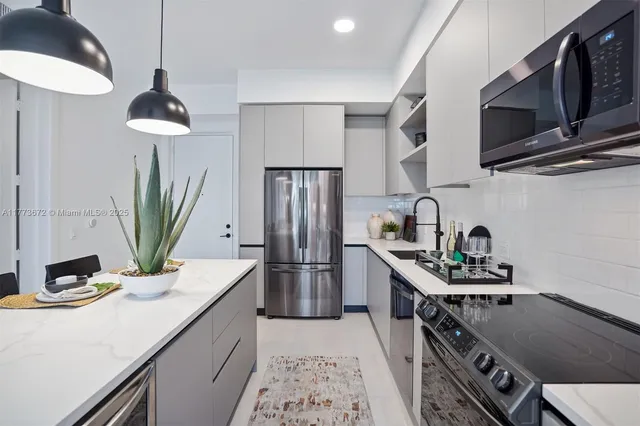 $3,151 | 2095 West Atlantic Avenue, Unit B1, Delray Beach, FL 33445