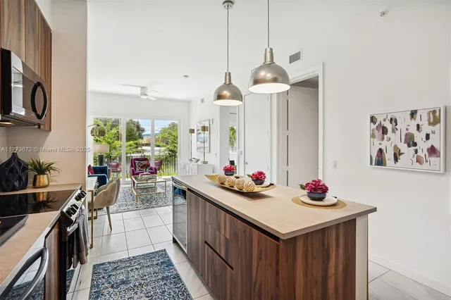 $3,151 | 2095 West Atlantic Avenue, Unit B1, Delray Beach, FL 33445