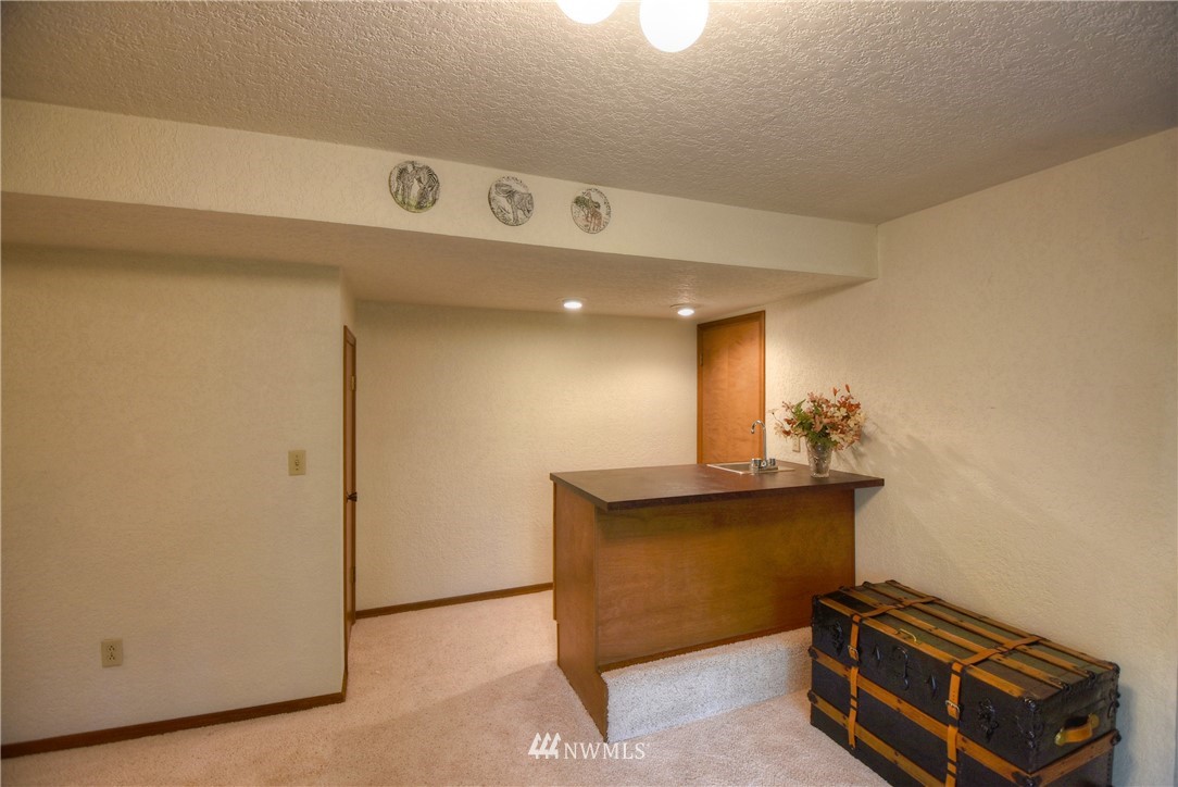 2110 Rimrock Court Southwest Olympia, WA 98512 - Photo 12 of 24 Gallery Image 12