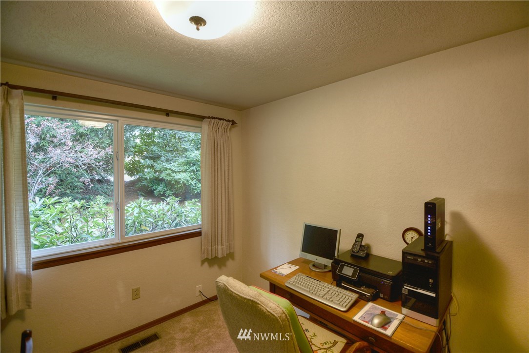 2110 Rimrock Court Southwest Olympia, WA 98512 - Photo 17 of 24 Gallery Image 17