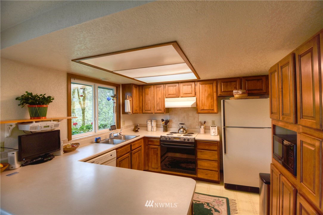 2110 Rimrock Court Southwest Olympia, WA 98512 - Photo 6 of 24 Gallery Image 6