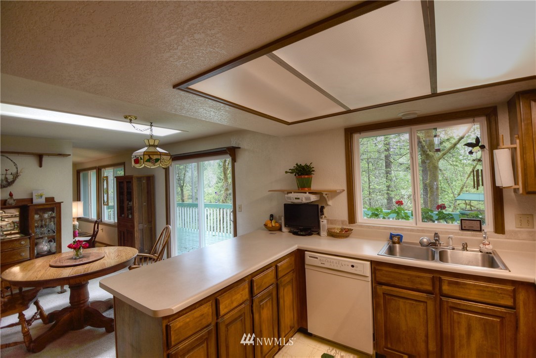 2110 Rimrock Court Southwest Olympia, WA 98512 - Photo 7 of 24 Gallery Image 7