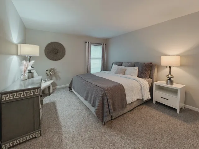 $227,000 | 5511 East Lake Drive, Unit 97B, Lisle, IL 60532