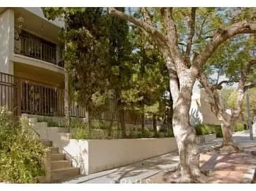 $1,950 | 631 East San Jose Avenue, Unit F, Burbank, CA 91501