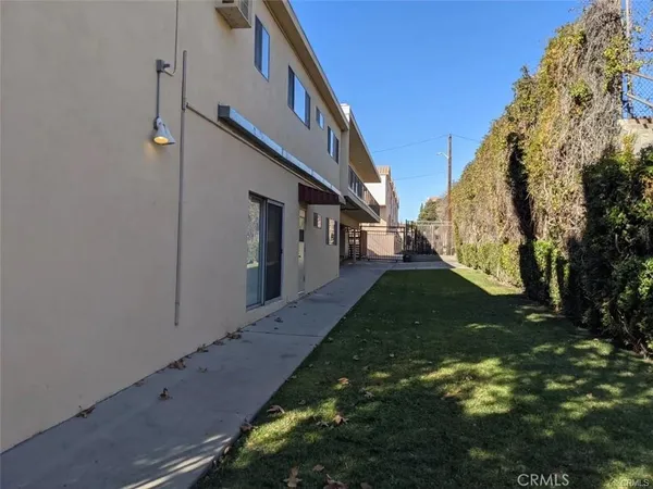 $1,950 | 631 East San Jose Avenue, Unit F, Burbank, CA 91501