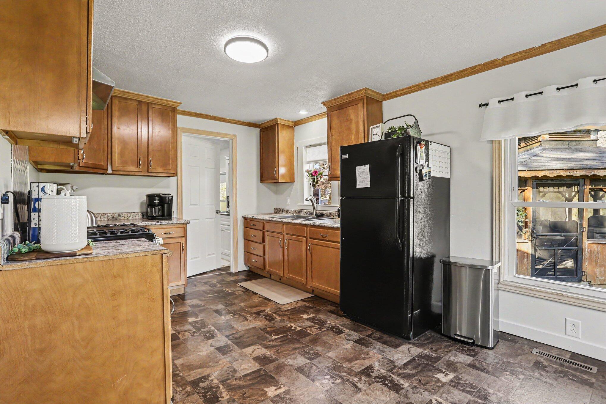 711 North Burr Oak Road Colon, MI 49040 - Photo 4 of 17 003_file_1664