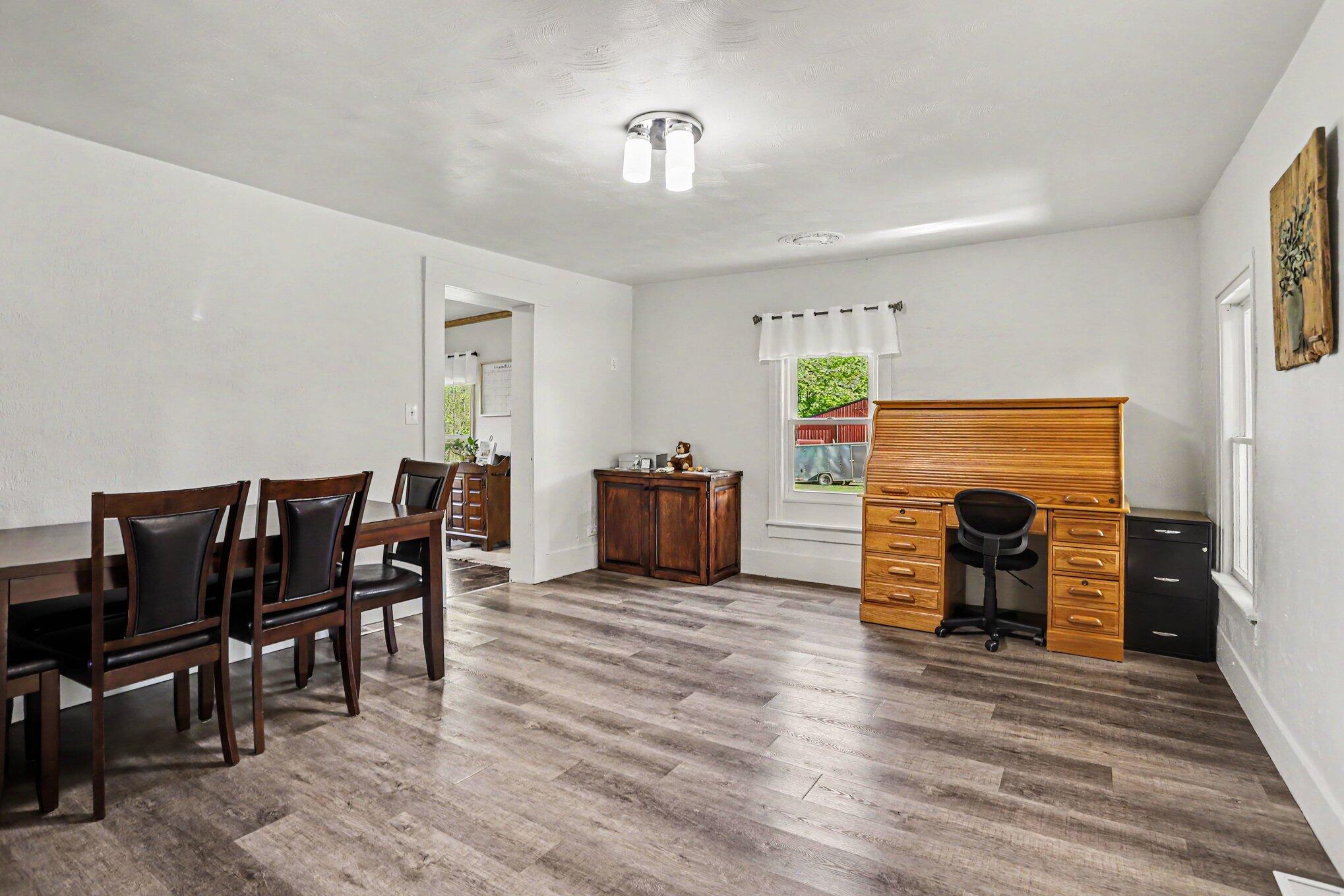 711 North Burr Oak Road Colon, MI 49040 - Photo 6 of 17 004_file_5378