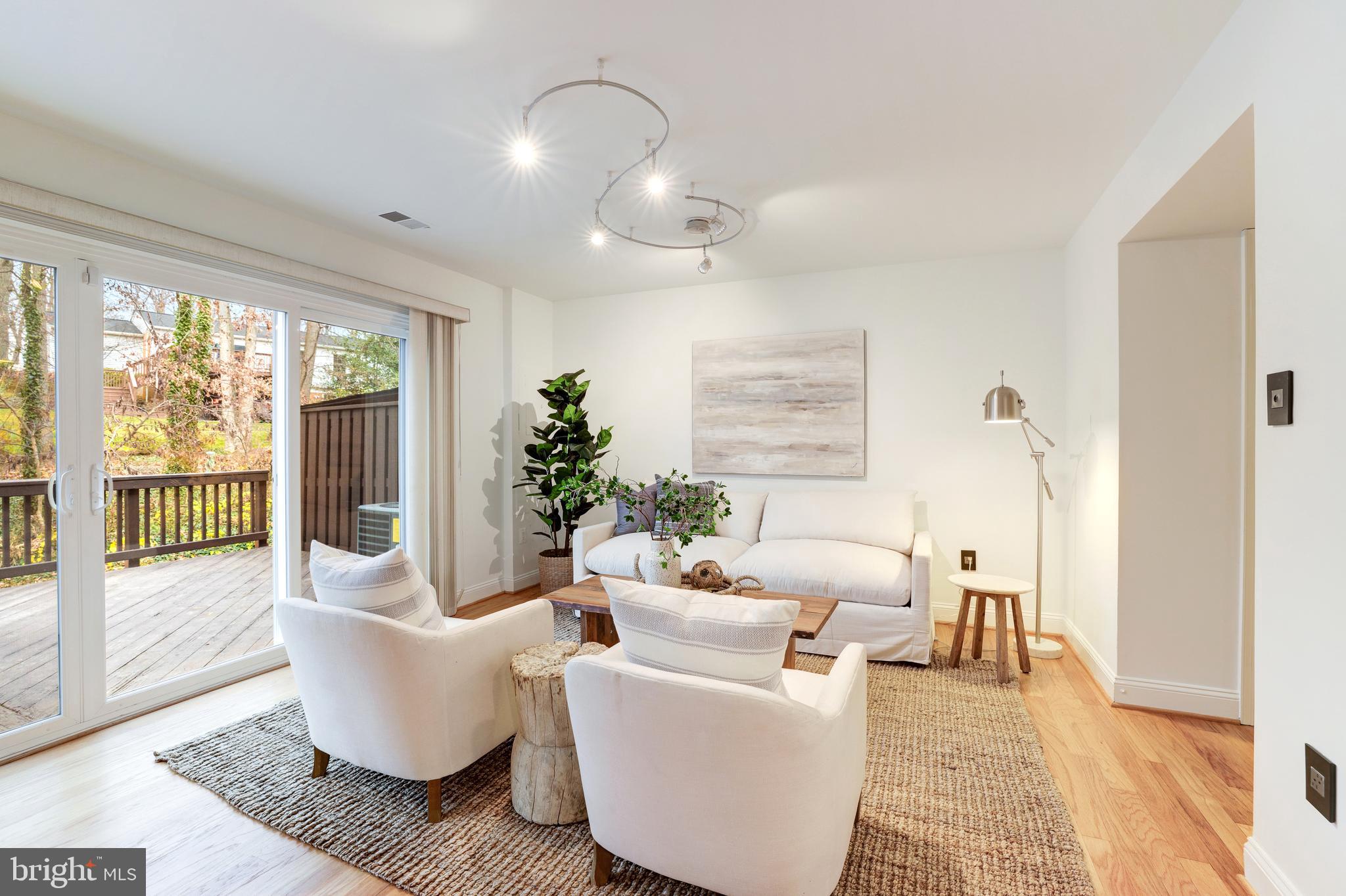 11016 Saffold Way Reston, VA 20190 - Photo 16 of 39